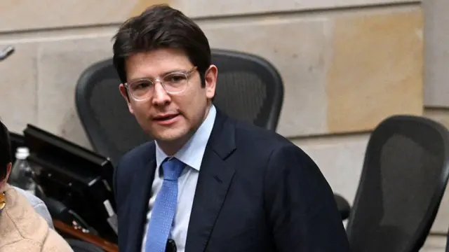 Empeora la salud de Miguel Uribe Turbay: lo trasladan de urgencia a cirugía cerebral